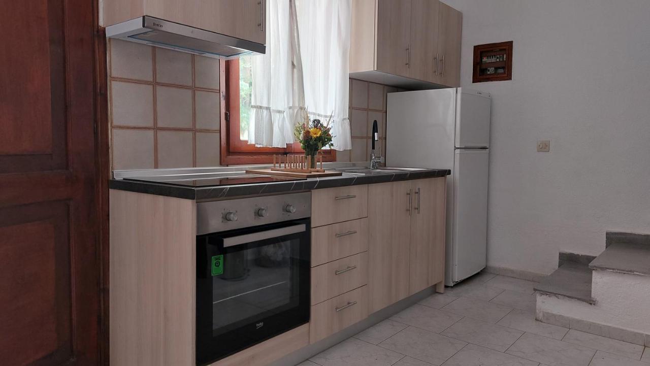 Alexandra Apartment *